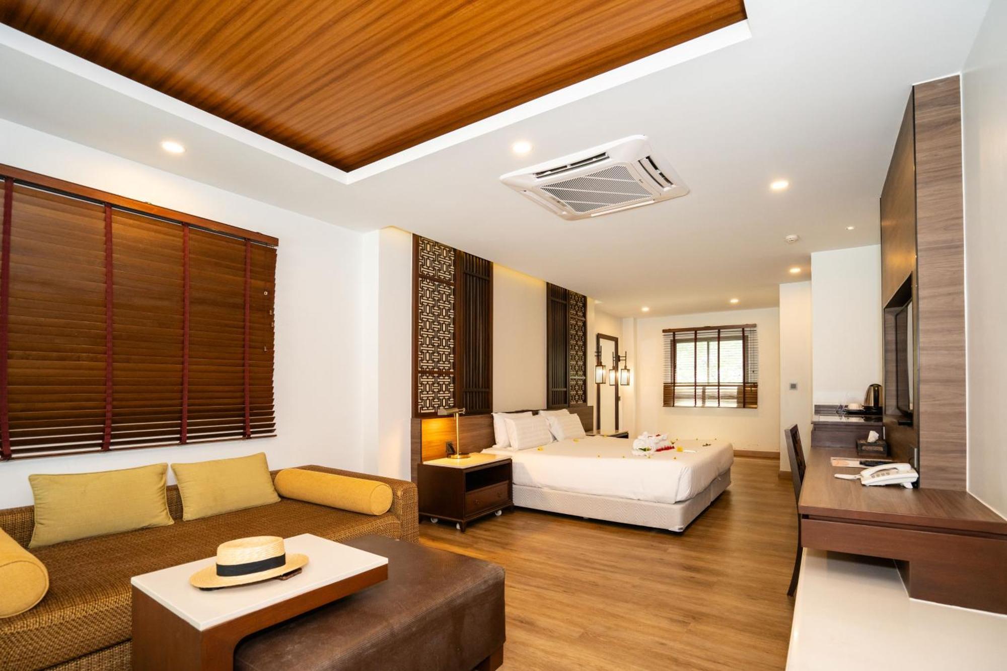 Le Resort And Villas Rawai Экстерьер фото Deluxe Suite
